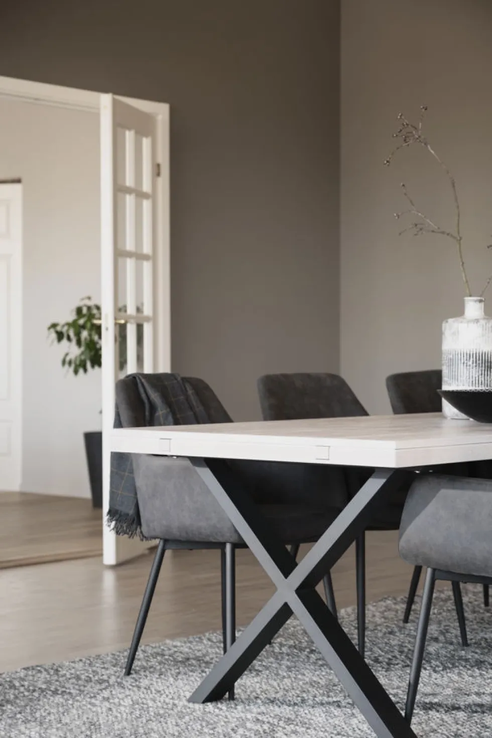 Matbord 'Brooklyn' 220x95cm - Vitpigmenterad/Svart X-ben